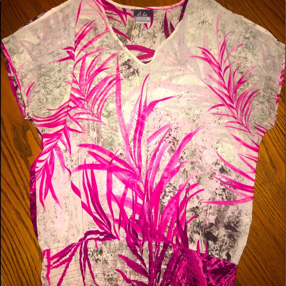 EUC Cold Shoulder Short Sleeve Elastic Hem V-Neck Top Shirt Size L - so cute!
